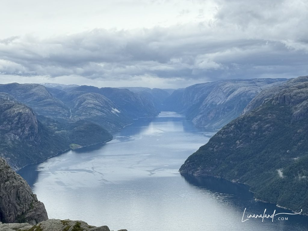 聖壇岩(Preikestolen)