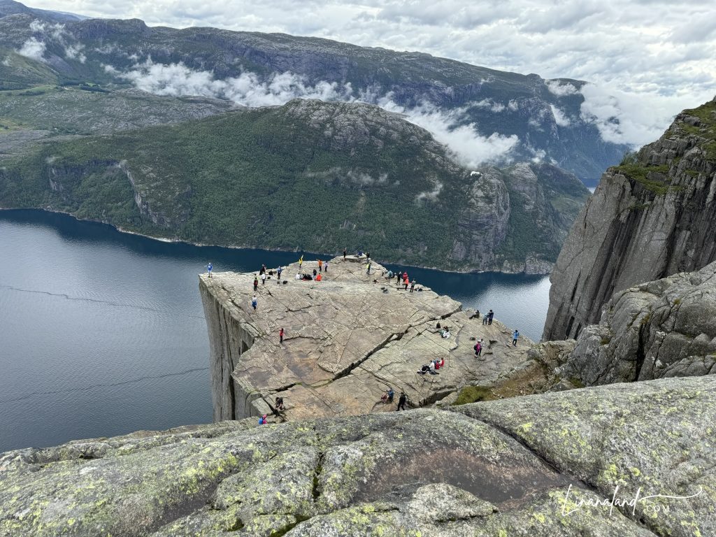 聖壇岩(Preikestolen)