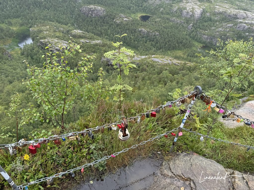 聖壇岩(Preikestolen)