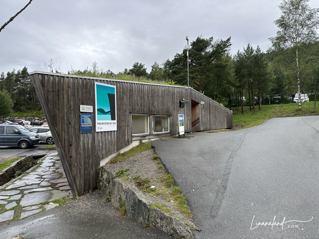 Preikestolen Basecamp