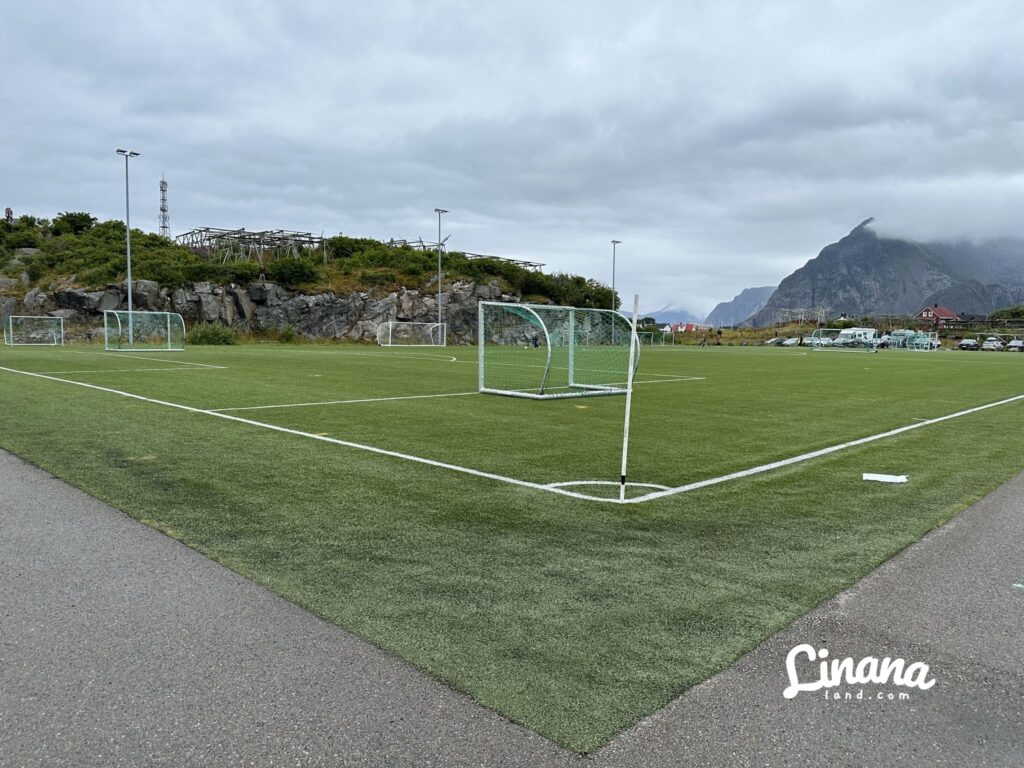 亨寧斯韋爾(Henningsvær)